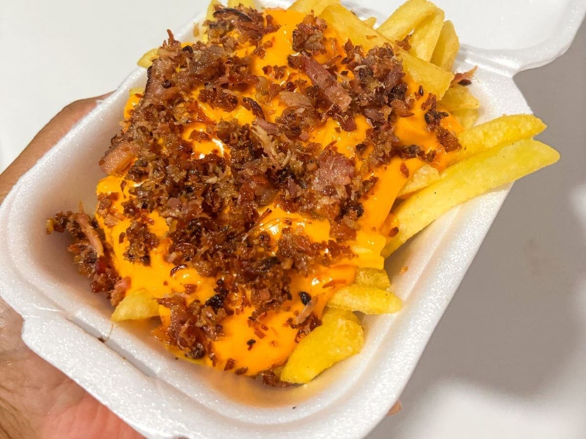 Batata com cheddar e bacon
